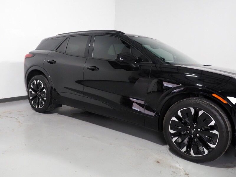 2024 Chevrolet Blazer EV eAWD RS *HEADS-UP DISPLAY, NAVIGATION, ADAPTIVE CRUISE, SAFETY ALERTS, 360 VIEW CAMERAS, 17.7 INCH TOUCHSCREEN, CLIMATE SEATS, HEATED STEERING, REMOTE START, 21 INCH WHEELS, WIRELESS CHARGING, ANDROID & APPLE Round Rock TX