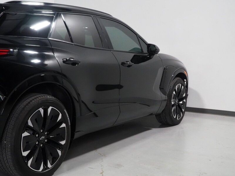2024 Chevrolet Blazer EV eAWD RS *HEADS-UP DISPLAY, NAVIGATION, ADAPTIVE CRUISE, SAFETY ALERTS, 360 VIEW CAMERAS, 17.7 INCH TOUCHSCREEN, CLIMATE SEATS, HEATED STEERING, REMOTE START, 21 INCH WHEELS, WIRELESS CHARGING, ANDROID & APPLE Round Rock TX