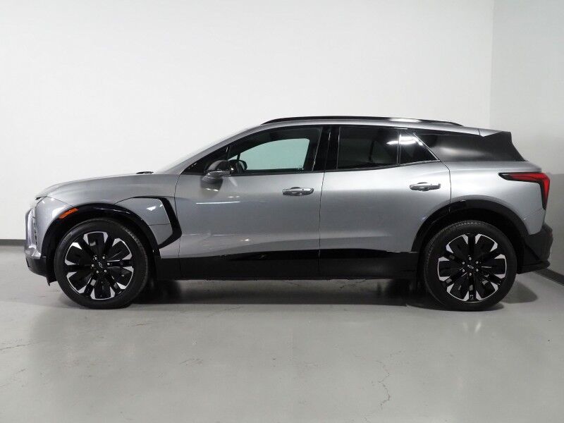 2024 Chevrolet Blazer EV eAWD RS *HEADS-UP DISPLAY, NAVIGATION, ADAPTIVE CRUISE, SAFETY ALERTS, 360 VIEW CAMERAS, 17.7 INCH TOUCHSCREEN, CLIMATE SEATS, HEATED STEERING, REMOTE START, 21 INCH WHEELS, WIRELESS CHARGING Round Rock TX