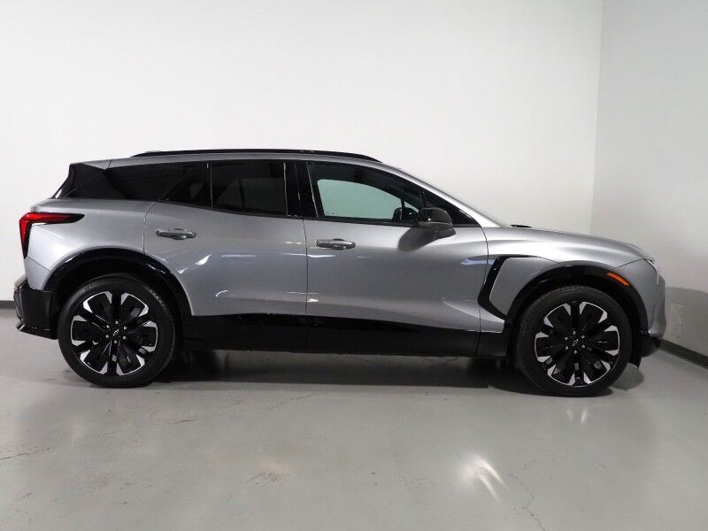 2024 Chevrolet Blazer EV eAWD RS *HEADS-UP DISPLAY, NAVIGATION, ADAPTIVE CRUISE, SAFETY ALERTS, 360 VIEW CAMERAS, 17.7 INCH TOUCHSCREEN, CLIMATE SEATS, HEATED STEERING, REMOTE START, 21 INCH WHEELS, WIRELESS CHARGING Round Rock TX