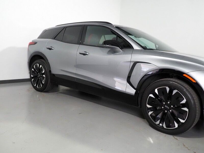 2024 Chevrolet Blazer EV eAWD RS *HEADS-UP DISPLAY, NAVIGATION, ADAPTIVE CRUISE, SAFETY ALERTS, 360 VIEW CAMERAS, 17.7 INCH TOUCHSCREEN, CLIMATE SEATS, HEATED STEERING, REMOTE START, 21 INCH WHEELS, WIRELESS CHARGING Round Rock TX