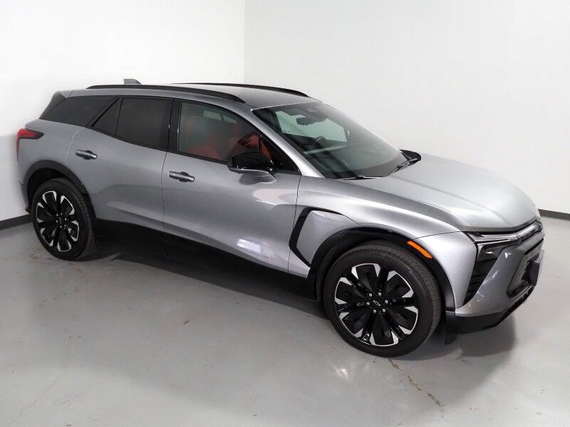 2024 Chevrolet Blazer EV eAWD RS *HEADS-UP DISPLAY, NAVIGATION, ADAPTIVE CRUISE, SAFETY ALERTS, 360 VIEW CAMERAS, 17.7 INCH TOUCHSCREEN, CLIMATE SEATS, HEATED STEERING, REMOTE START, 21 INCH WHEELS, WIRELESS CHARGING Round Rock TX