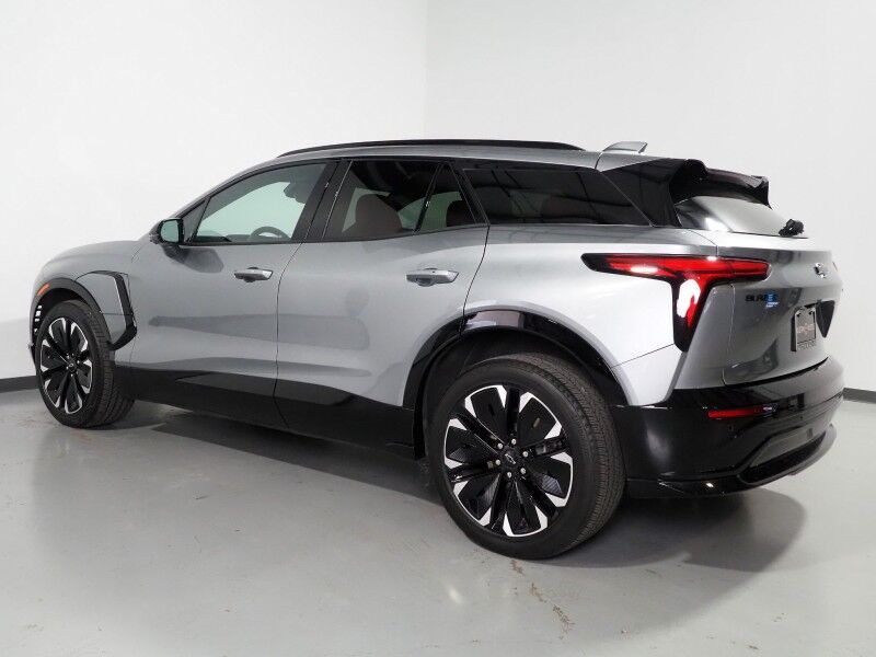 2024 Chevrolet Blazer EV eAWD RS *HEADS-UP DISPLAY, NAVIGATION, ADAPTIVE CRUISE, SAFETY ALERTS, 360 VIEW CAMERAS, 17.7 INCH TOUCHSCREEN, CLIMATE SEATS, HEATED STEERING, REMOTE START, 21 INCH WHEELS, WIRELESS CHARGING Round Rock TX