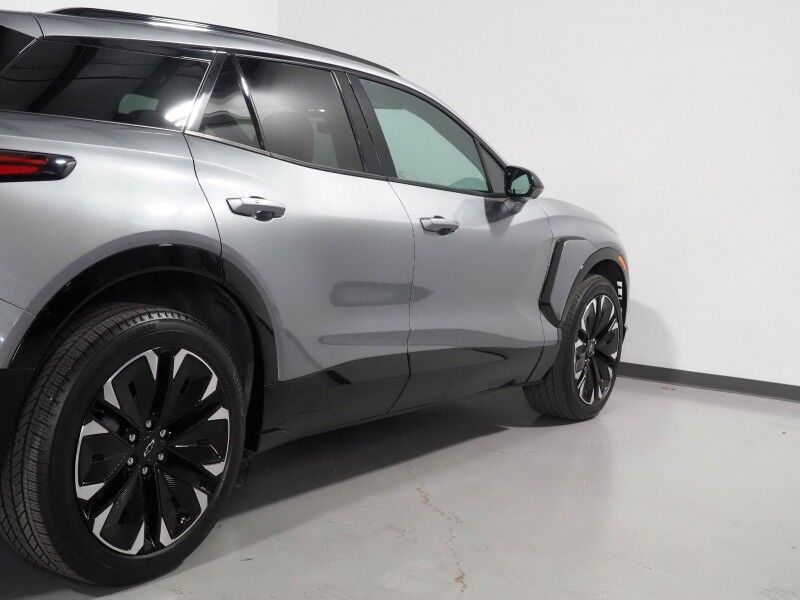 2024 Chevrolet Blazer EV eAWD RS *HEADS-UP DISPLAY, NAVIGATION, ADAPTIVE CRUISE, SAFETY ALERTS, 360 VIEW CAMERAS, 17.7 INCH TOUCHSCREEN, CLIMATE SEATS, HEATED STEERING, REMOTE START, 21 INCH WHEELS, WIRELESS CHARGING Round Rock TX