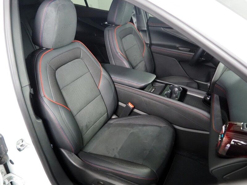 2024 Chevrolet Blazer EV eAWD RS *HEADS-UP DISPLAY, NAVIGATION, ADAPTIVE CRUISE, SAFETY ALERTS, 360 VIEW CAMERAS, 17.7 INCH TOUCHSCREEN, CLIMATE SEATS, HEATED STEERING, REMOTE START, 21 INCH WHEELS, WIRELESS CHARGING