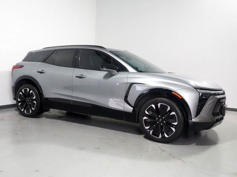 2024 Chevrolet Blazer EV eAWD RS *HEADS-UP DISPLAY, NAVIGATION, ADAPTIVE CRUISE, SAFETY ALERTS, 360 VIEW CAMERAS, 17.7 INCH TOUCHSCREEN, CLIMATE SEATS, HEATED STEERING, REMOTE START, 21 INCH WHEELS, WIRELESS CHARGING