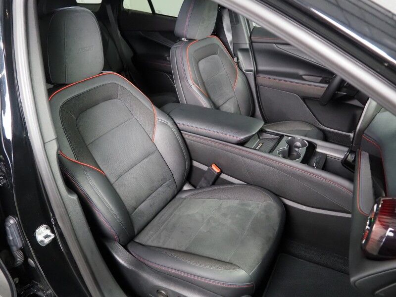 2024 Chevrolet Blazer EV eAWD RS *HEADS-UP DISPLAY, NAVIGATION, ADAPTIVE CRUISE, SAFETY ALERTS, 360 VIEW CAMERAS, 17.7 INCH TOUCHSCREEN, CLIMATE SEATS, HEATED STEERING, REMOTE START, 21 INCH WHEELS, WIRELESS CHARGING