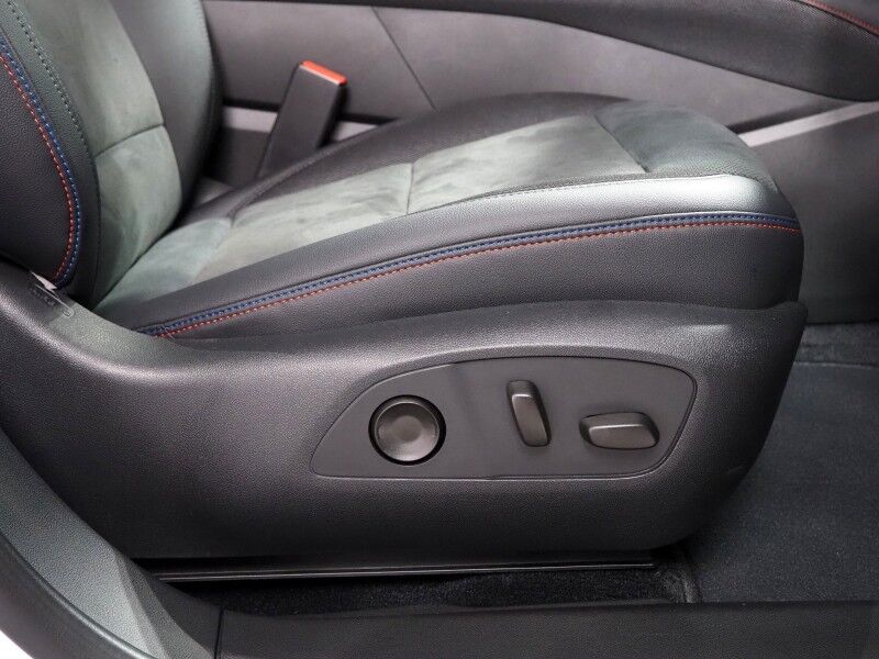 2024 Chevrolet Blazer EV eAWD RS *HEADS-UP DISPLAY, NAVIGATION, ADAPTIVE CRUISE, SAFETY ALERTS, 360 VIEW CAMERAS, 17.7 INCH TOUCHSCREEN, CLIMATE SEATS, HEATED STEERING, REMOTE START, 21 INCH WHEELS, WIRELESS CHARGING Round Rock TX