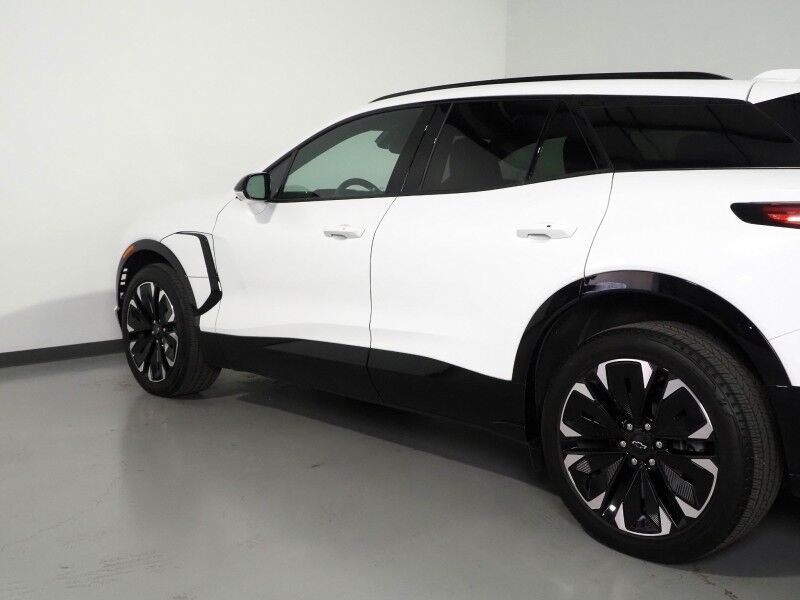 2024 Chevrolet Blazer EV eAWD RS *HEADS-UP DISPLAY, NAVIGATION, ADAPTIVE CRUISE, SAFETY ALERTS, 360 VIEW CAMERAS, 17.7 INCH TOUCHSCREEN, CLIMATE SEATS, HEATED STEERING, REMOTE START, 21 INCH WHEELS, WIRELESS CHARGING Round Rock TX