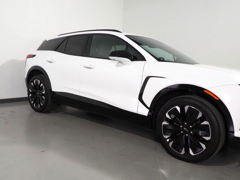 2024 Chevrolet Blazer EV eAWD RS *HEADS-UP DISPLAY, NAVIGATION, ADAPTIVE CRUISE, SAFETY ALERTS, 360 VIEW CAMERAS, 17.7 INCH TOUCHSCREEN, CLIMATE SEATS, HEATED STEERING, REMOTE START, 21 INCH WHEELS, WIRELESS CHARGING Round Rock TX