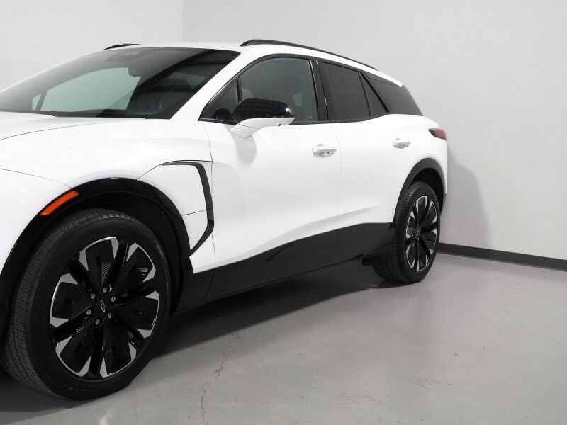 2024 Chevrolet Blazer EV eAWD RS *HEADS-UP DISPLAY, NAVIGATION, ADAPTIVE CRUISE, SAFETY ALERTS, 360 VIEW CAMERAS, 17.7 INCH TOUCHSCREEN, CLIMATE SEATS, HEATED STEERING, REMOTE START, 21 INCH WHEELS, WIRELESS CHARGING Round Rock TX