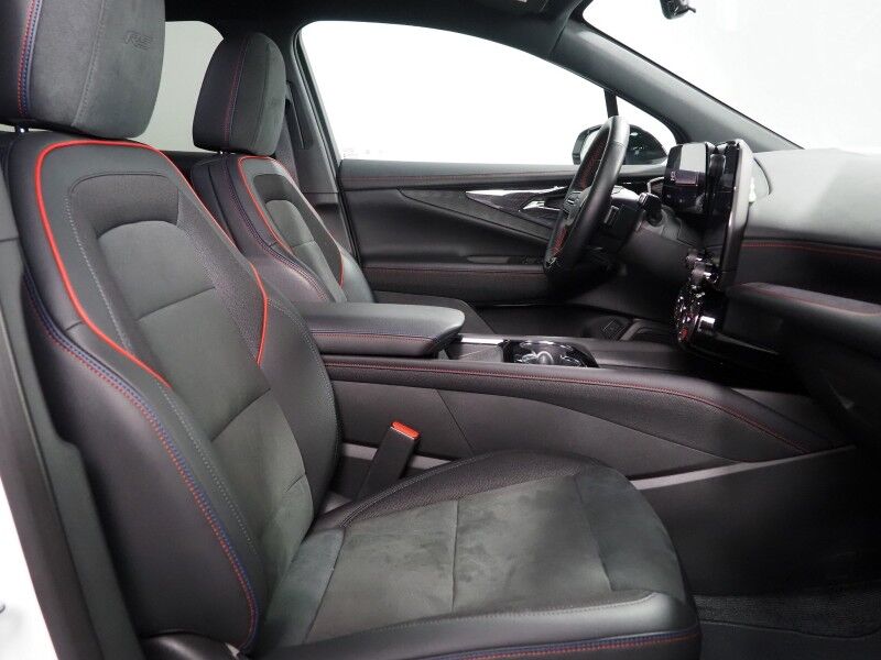 2024 Chevrolet Blazer EV eAWD RS *HEADS-UP DISPLAY, NAVIGATION, ADAPTIVE CRUISE, SAFETY ALERTS, 360 VIEW CAMERAS, 17.7 INCH TOUCHSCREEN, CLIMATE SEATS, HEATED STEERING, REMOTE START, 21 INCH WHEELS, WIRELESS CHARGING Round Rock TX