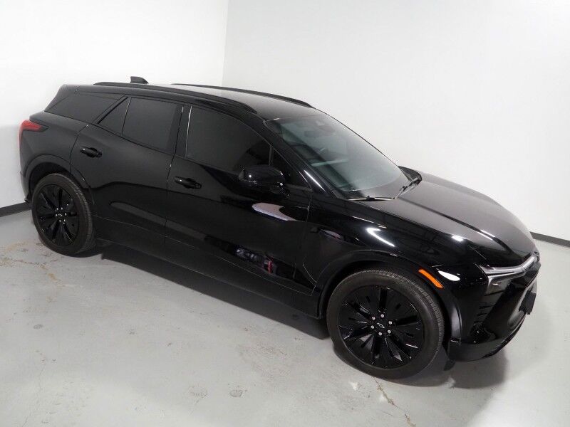 2024 Chevrolet Blazer EV eAWD RS *HEADS-UP DISPLAY, NAVIGATION, ADAPTIVE CRUISE, SAFETY ALERTS, 360 VIEW CAMERAS, 17.7 INCH TOUCHSCREEN, CLIMATE SEATS, HEATED STEERING, REMOTE START, 21 INCH WHEELS, WIRELESS CHARGING Round Rock TX