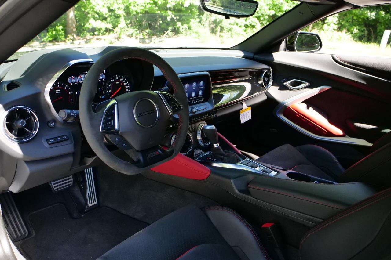2024 Chevrolet Camaro ZL1 Convertible / Carbon Fiber Hood / 6.2L V8! Lincolnton NC