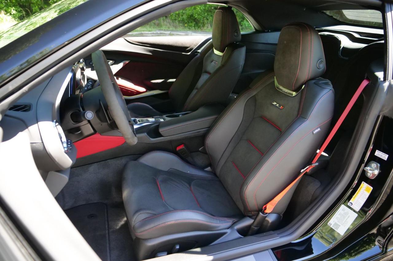 2024 Chevrolet Camaro ZL1 Convertible / Carbon Fiber Hood / 6.2L V8! Lincolnton NC