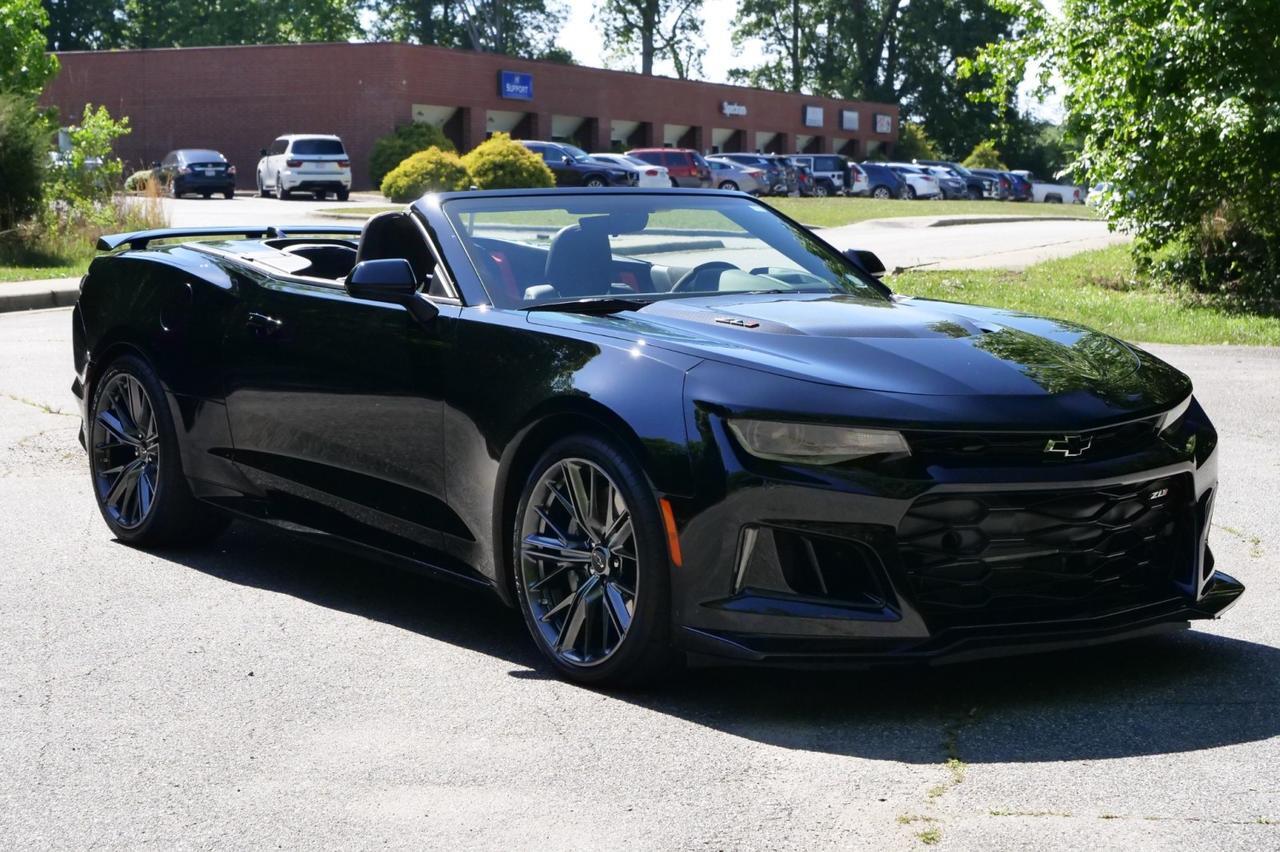 2024 Chevrolet Camaro ZL1 Convertible / Carbon Fiber Hood / 6.2L V8! Lincolnton NC