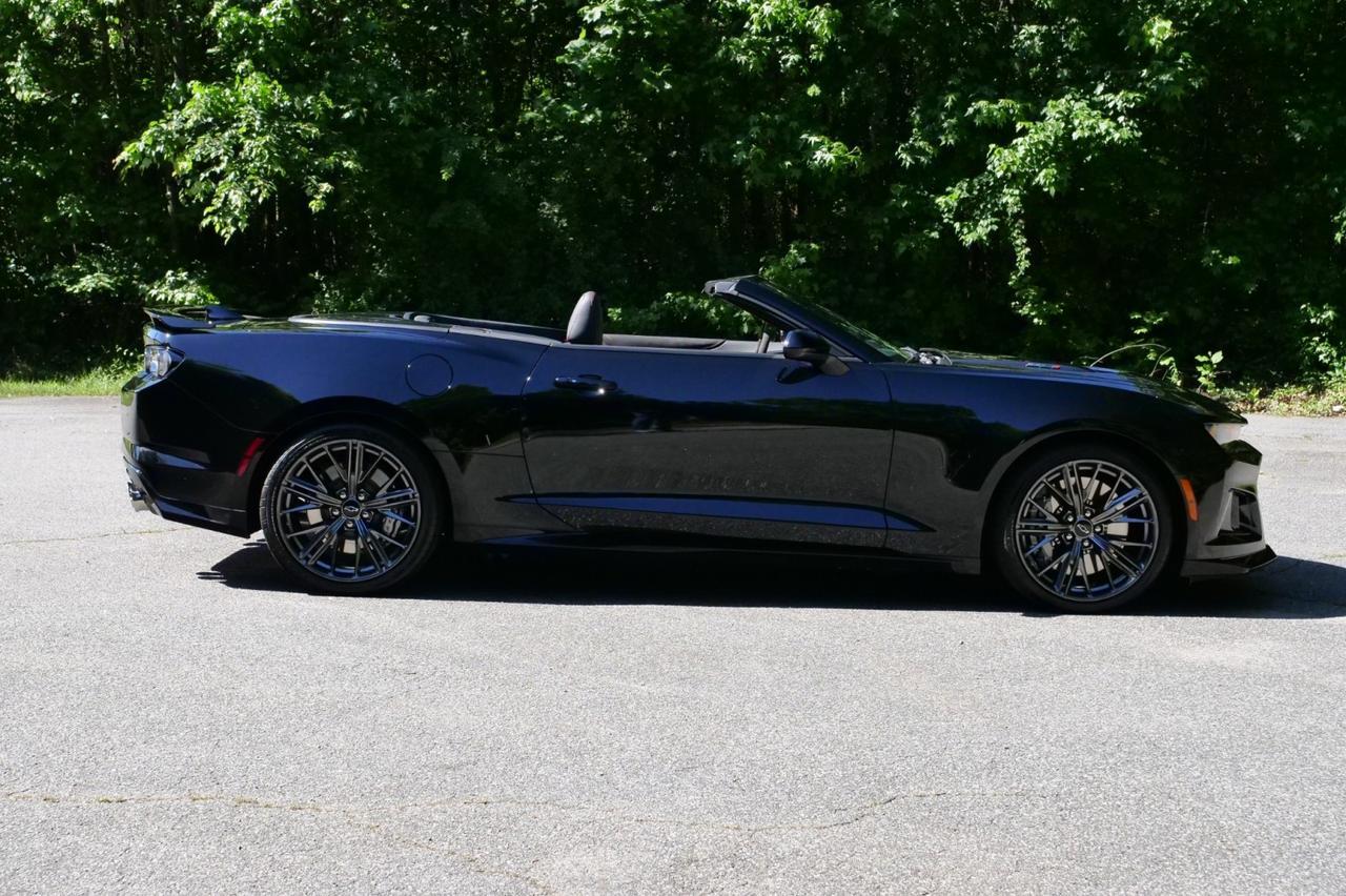 2024 Chevrolet Camaro ZL1 Convertible / Carbon Fiber Hood / 6.2L V8! Lincolnton NC