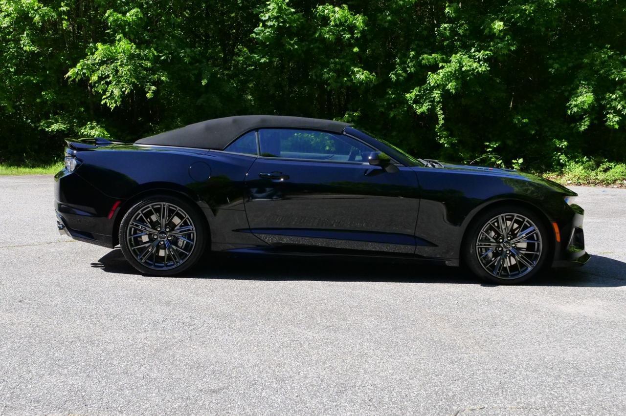 2024 Chevrolet Camaro ZL1 Convertible / Carbon Fiber Hood / 6.2L V8! Lincolnton NC