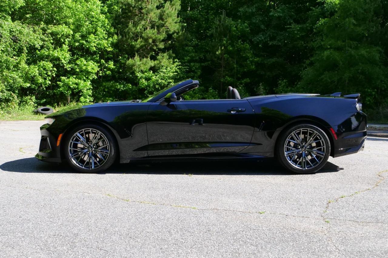 2024 Chevrolet Camaro ZL1 Convertible / Carbon Fiber Hood / 6.2L V8! Lincolnton NC