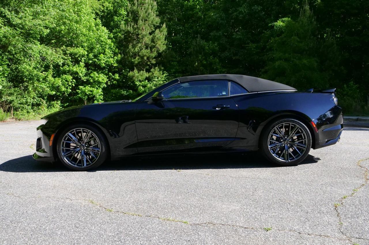 2024 Chevrolet Camaro ZL1 Convertible / Carbon Fiber Hood / 6.2L V8! Lincolnton NC