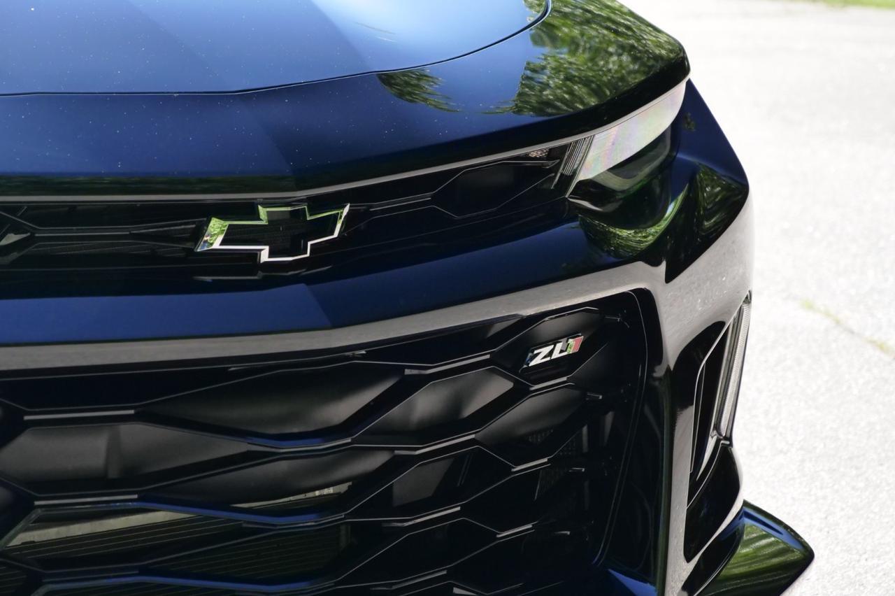 2024 Chevrolet Camaro ZL1 Convertible / Carbon Fiber Hood / 6.2L V8! Lincolnton NC