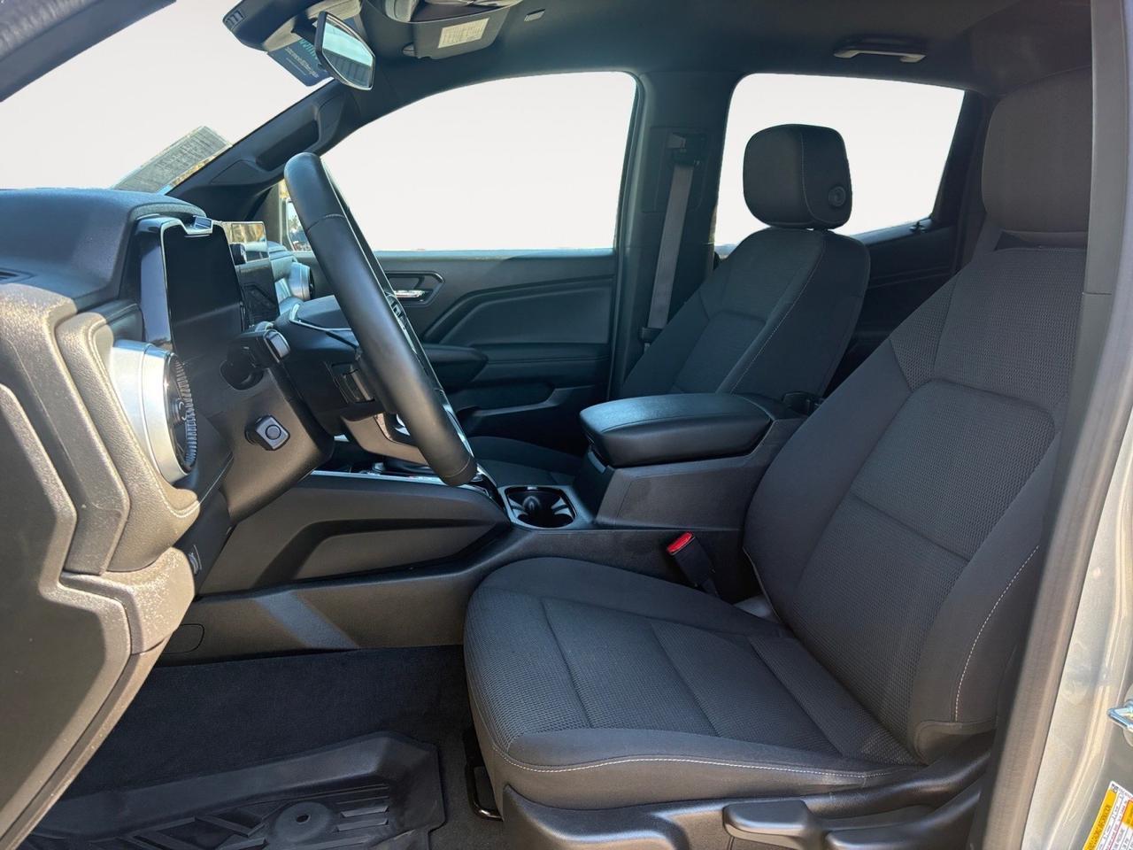 2024 Chevrolet Colorado 4WD LT, CORNER REAR STEP, REMOTE TAILGATE, AUTO START/STOP, LANE KEEP ASSIST, FORWARD COLLISION ALERT, PUSH BUTTON START, BACKUP CAMERA WITH PARKING SENSORS, ONLY 1 OWNER, CLEAN CARFAX, PICK UP THIS TRUCK OFF THE LOT! Virginia Beach VA