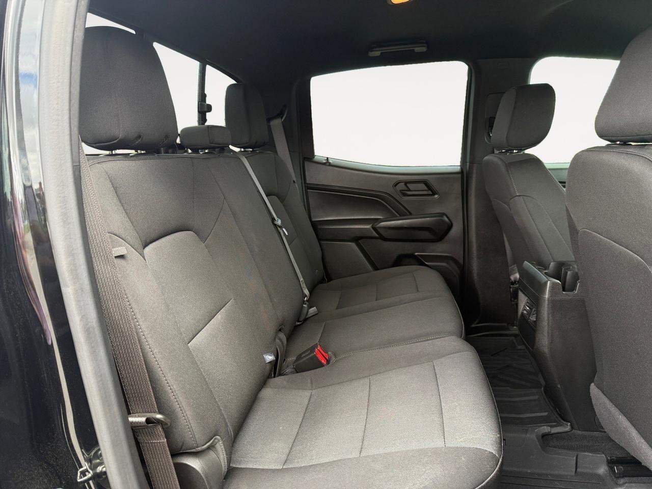 2024 Chevrolet Colorado 4WD Trail Boss, APPLE CARPLAY/ANDROID AUTO, BED LINER, REAR BUMPER STEP, SLIDING REAR WINDOW, BACKUP CAMERA, KEYLESS START, 1 OWNER, CLEAN CARFAX! Norfolk VA