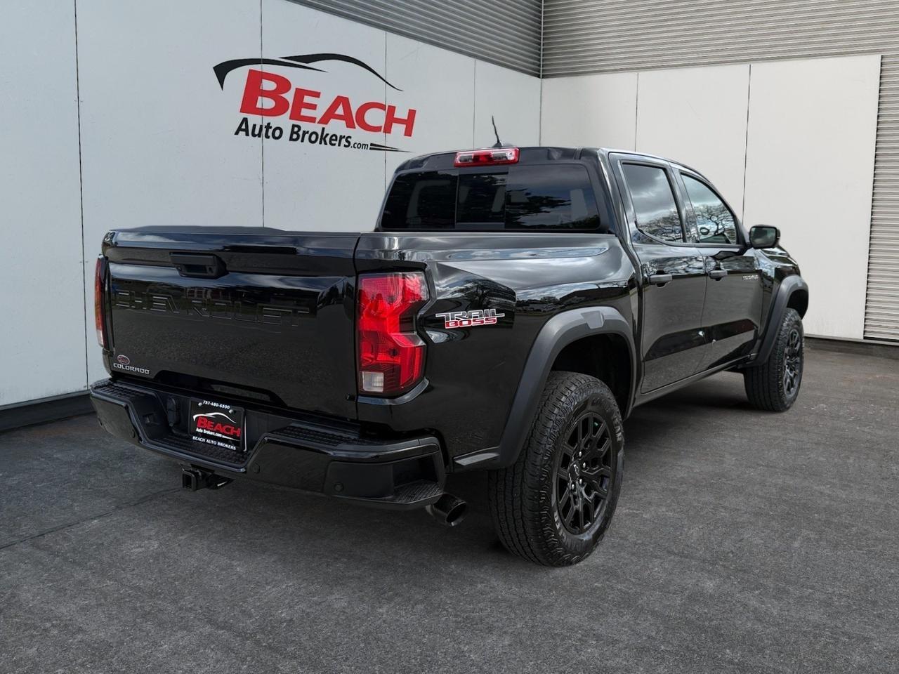 2024 Chevrolet Colorado 4WD Trail Boss, APPLE CARPLAY/ANDROID AUTO, BED LINER, REAR BUMPER STEP, SLIDING REAR WINDOW, BACKUP CAMERA, KEYLESS START, 1 OWNER, CLEAN CARFAX! Norfolk VA
