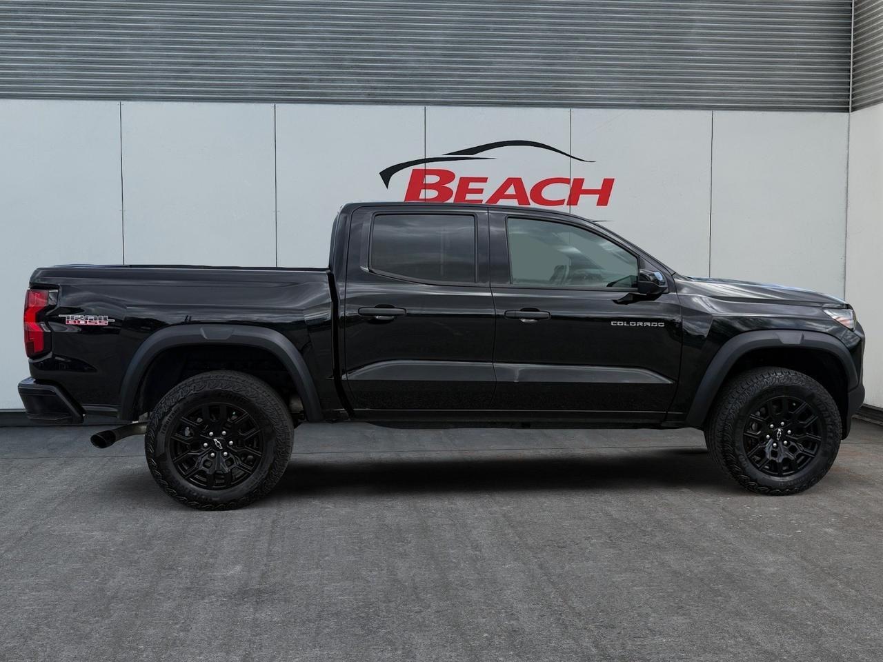 2024 Chevrolet Colorado 4WD Trail Boss, APPLE CARPLAY/ANDROID AUTO, BED LINER, REAR BUMPER STEP, SLIDING REAR WINDOW, BACKUP CAMERA, KEYLESS START, 1 OWNER, CLEAN CARFAX! Norfolk VA