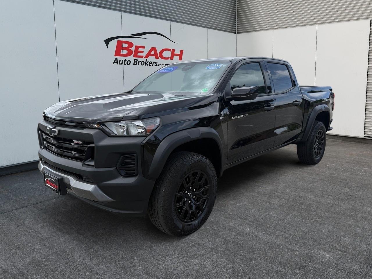 2024 Chevrolet Colorado 4WD Trail Boss, APPLE CARPLAY/ANDROID AUTO, BED LINER, REAR BUMPER STEP, SLIDING REAR WINDOW, BACKUP CAMERA, KEYLESS START, 1 OWNER, CLEAN CARFAX!