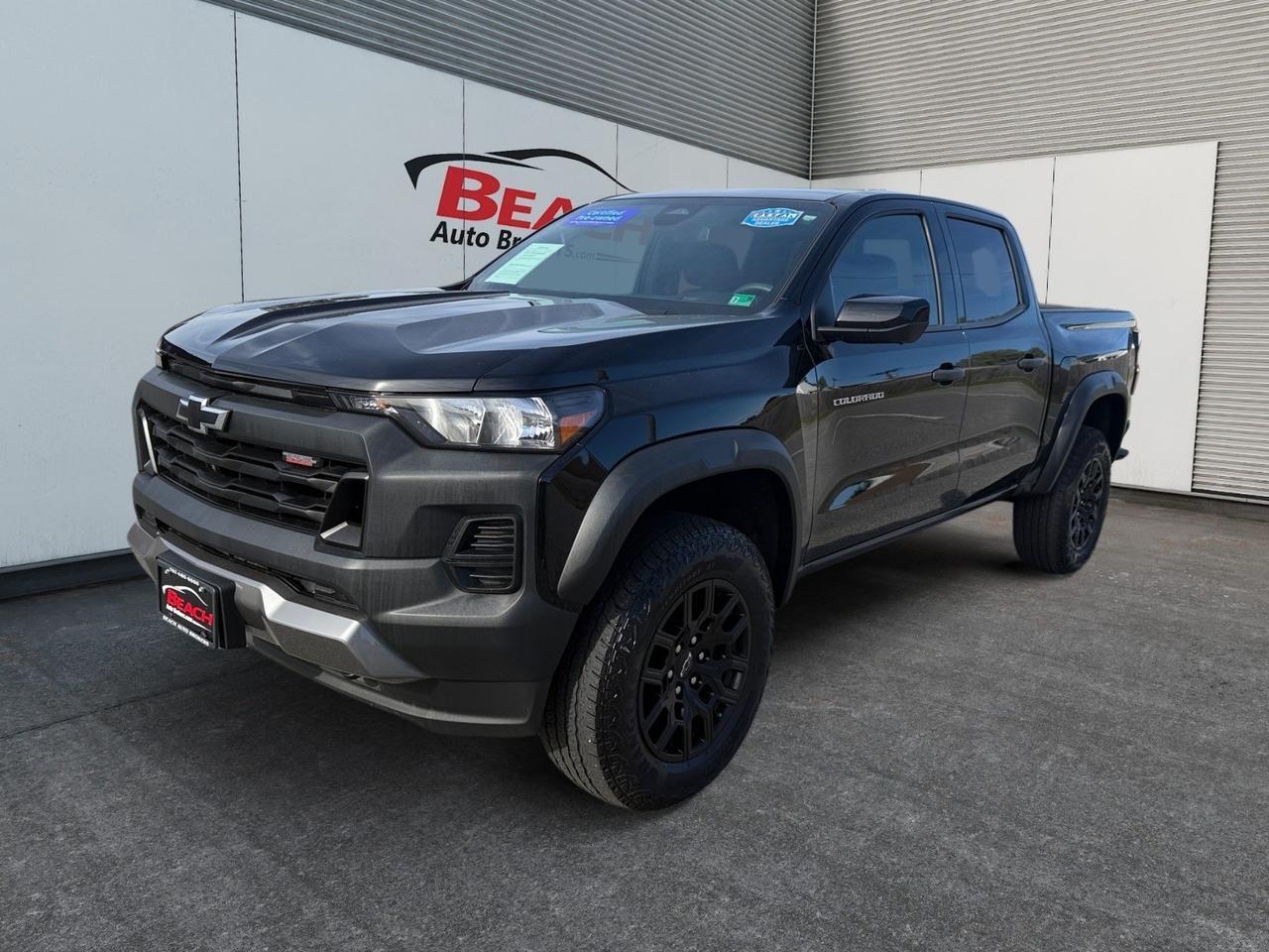 2024 Chevrolet Colorado 4WD Trail Boss, APPLE CARPLAY/ANDROID AUTO, BED LINER, REAR BUMPER STEP, SLIDING REAR WINDOW, BACKUP CAMERA, KEYLESS START, 1 OWNER, CLEAN CARFAX! Norfolk VA