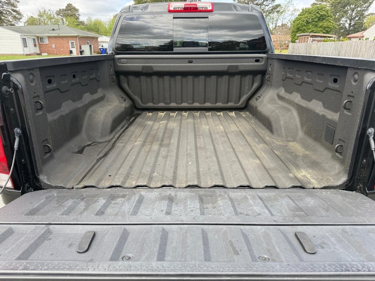 2024 Chevrolet Colorado 4WD Trail Boss, APPLE CARPLAY/ANDROID AUTO, BED LINER, REAR BUMPER STEP, SLIDING REAR WINDOW, BACKUP CAMERA, KEYLESS START, 1 OWNER, CLEAN CARFAX! Norfolk VA