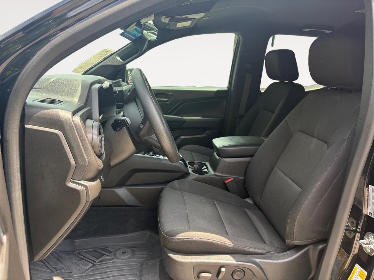 2024 Chevrolet Colorado 4WD Trail Boss, AUTO START/STOP, BLIND SPOT ALERT, FORWARD COLLISION WARNING, EZ-LIFT TAILGATE, APPLE CARPLAY/ANDROID AUTO, BED LINER, REAR BUMPER STEP, SLIDING REAR WINDOW, 360 BACKUP CAMERA, KEYLESS START, 1 OWNER, CLEAN CARFAX! BECOME A BOSS! Virginia Beach VA
