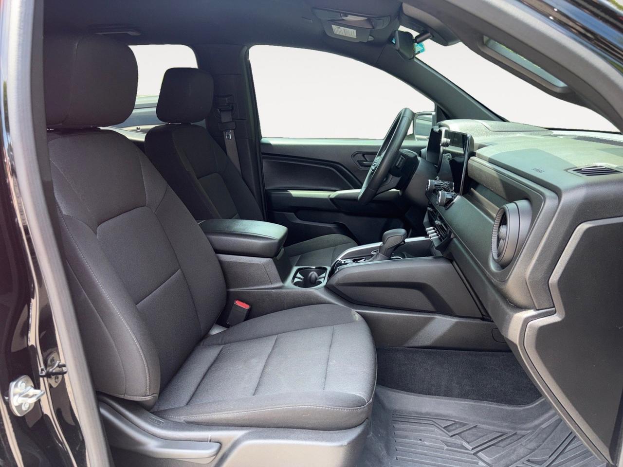 2024 Chevrolet Colorado 4WD Trail Boss, AUTO START/STOP, BLIND SPOT ALERT, FORWARD COLLISION WARNING, EZ-LIFT TAILGATE, APPLE CARPLAY/ANDROID AUTO, BED LINER, REAR BUMPER STEP, SLIDING REAR WINDOW, 360 BACKUP CAMERA, KEYLESS START, 1 OWNER, CLEAN CARFAX! BECOME A BOSS! Virginia Beach VA
