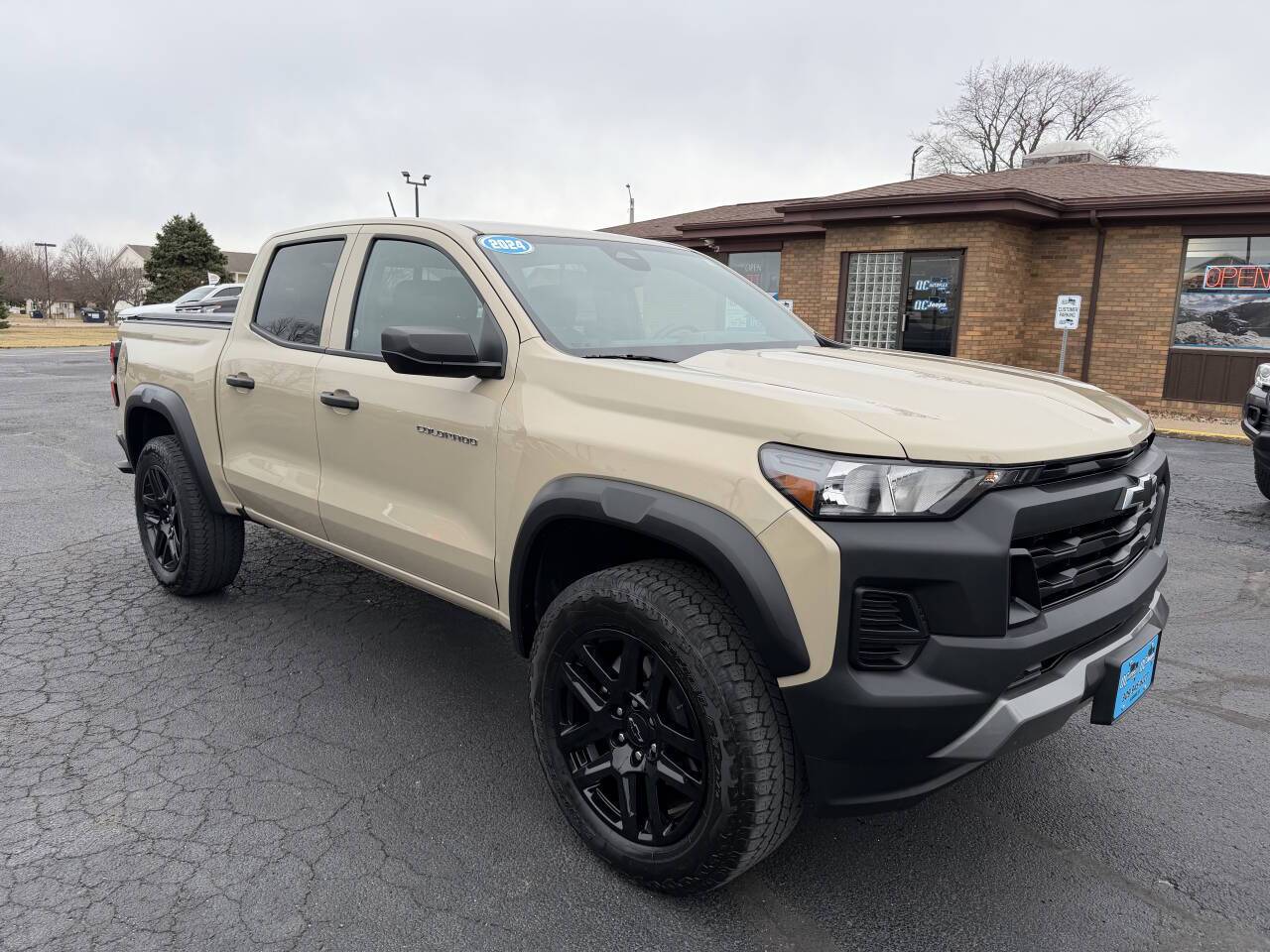2024 Chevrolet Colorado Trail Boss 4x4 4dr Crew Cab 5 ft. SB