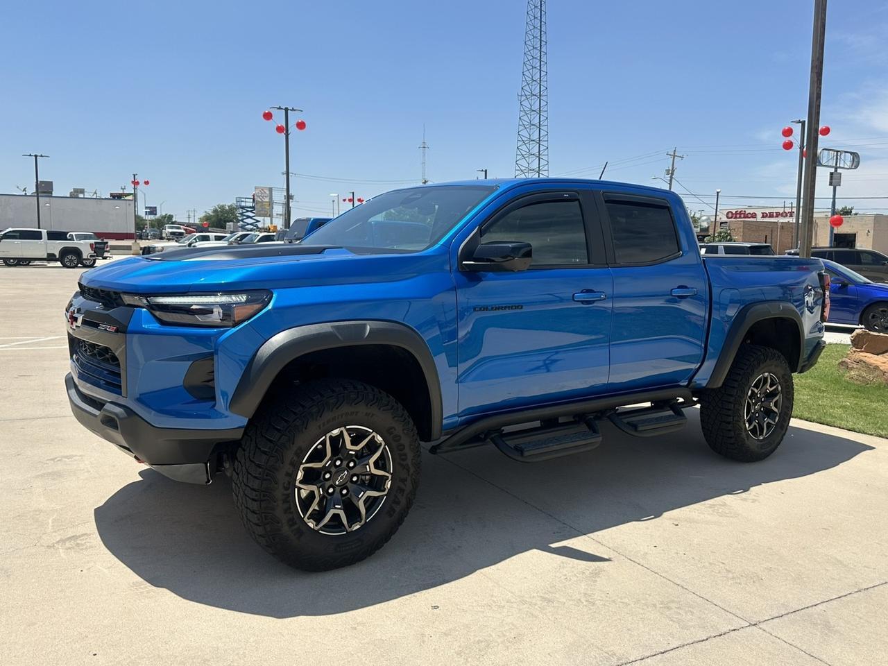 2024 Chevrolet Colorado ZR2 - Photo 10