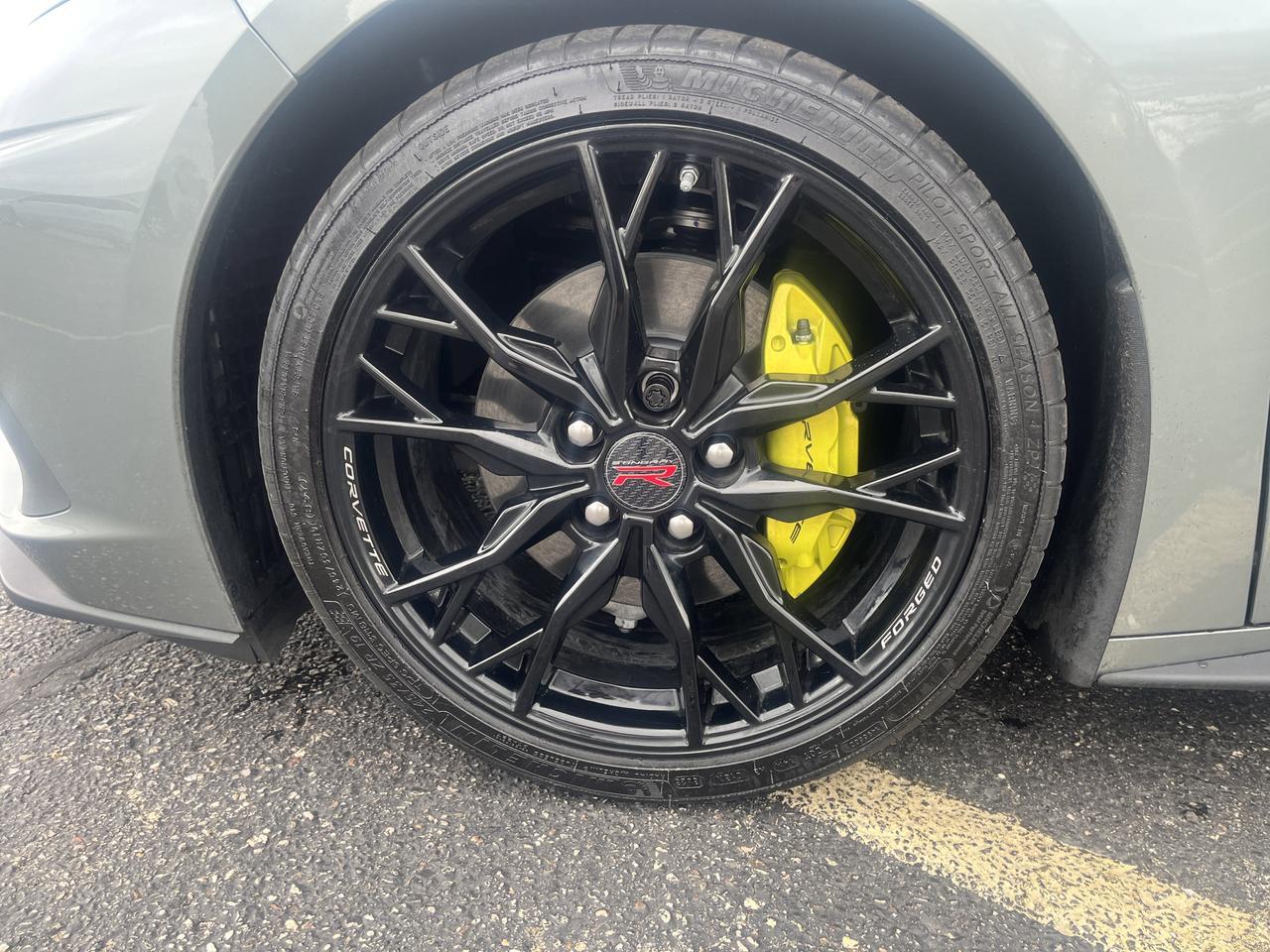 2024 Chevrolet Corvette 3LT Conv w/20s CarbonFlashRoof PerformanceExhaust YellowCalipers LotsOfOtherOptions Saukville WI