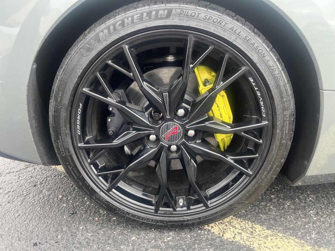 2024 Chevrolet Corvette 3LT Conv w/20s CarbonFlashRoof PerformanceExhaust YellowCalipers LotsOfOtherOptions Saukville WI