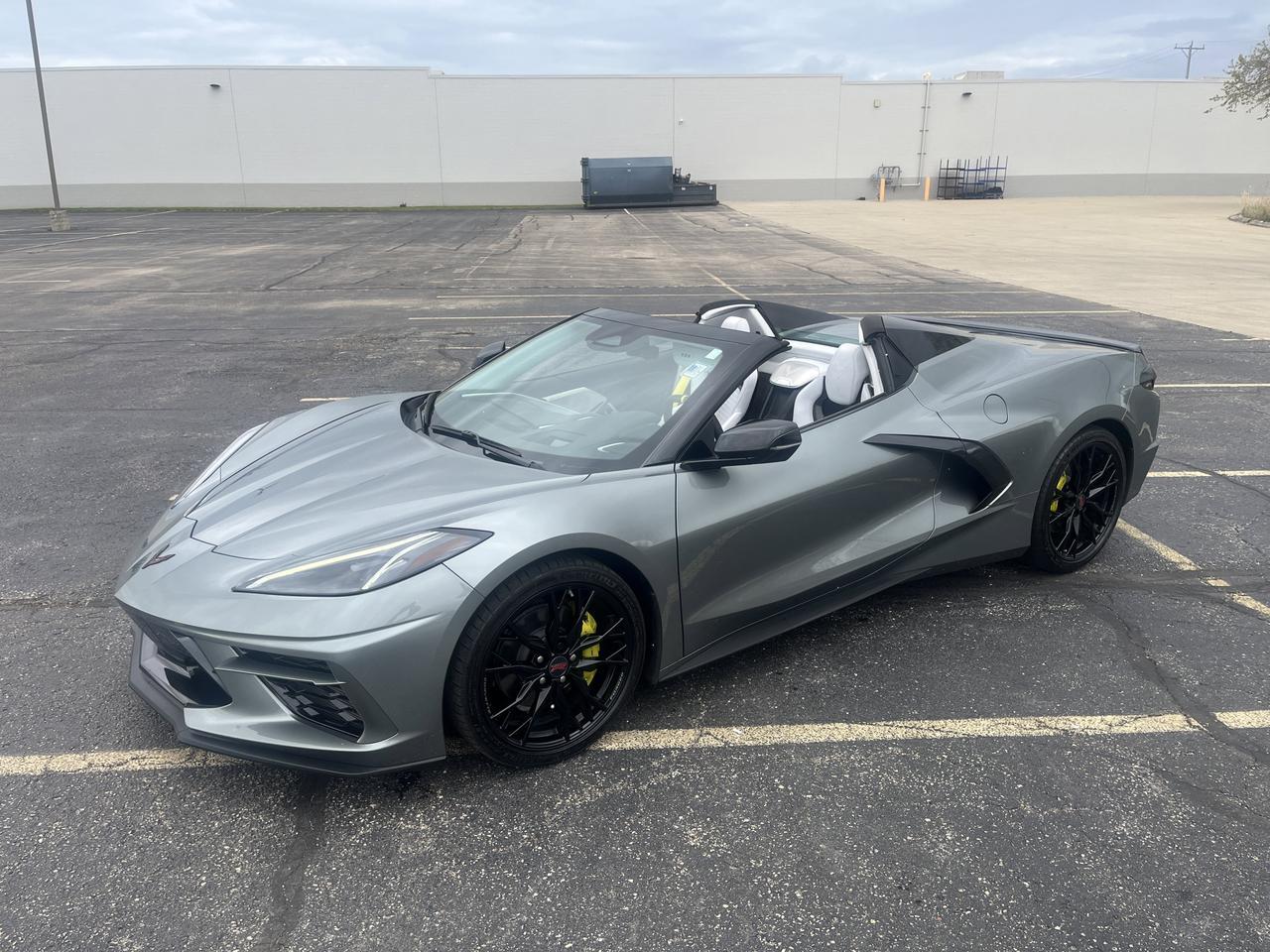 2024 Chevrolet Corvette 3LT Conv w/20s CarbonFlashRoof PerformanceExhaust YellowCalipers LotsOfOtherOptions Saukville WI
