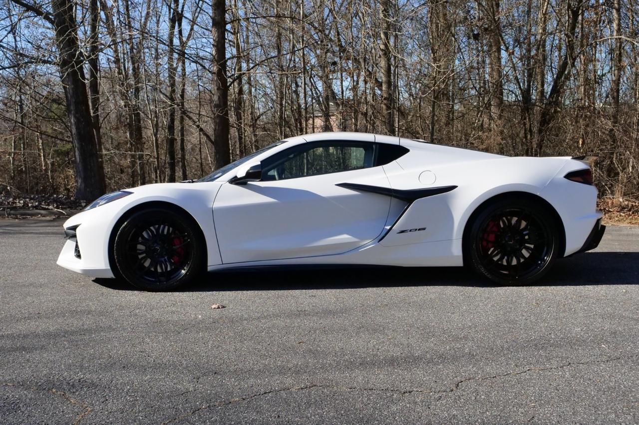 2024 Chevrolet Corvette Z06 2LZ / Front Lift Adjust / 5.5L V8! Lincolnton NC