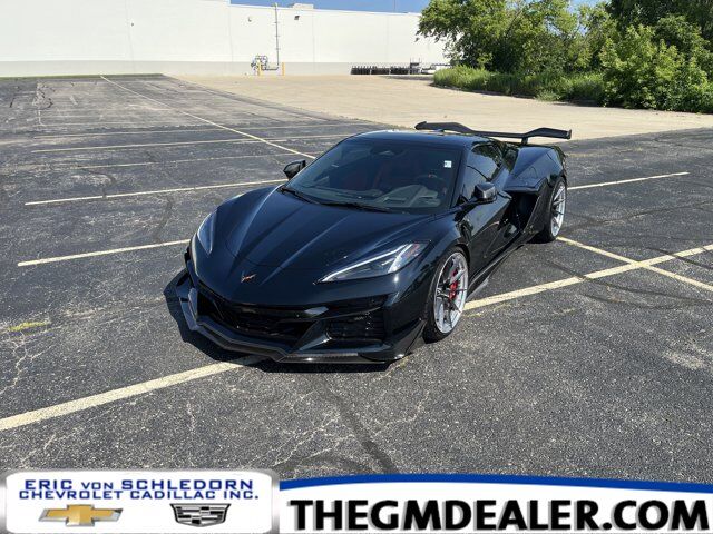 2024 Chevrolet Corvette Z06 Z07 3LZ Conv CarbonFiberPkg w/RedBremboCaliperBrakes BlackExhaust RedSeatBelts SuededMicrofiber Milwaukee WI