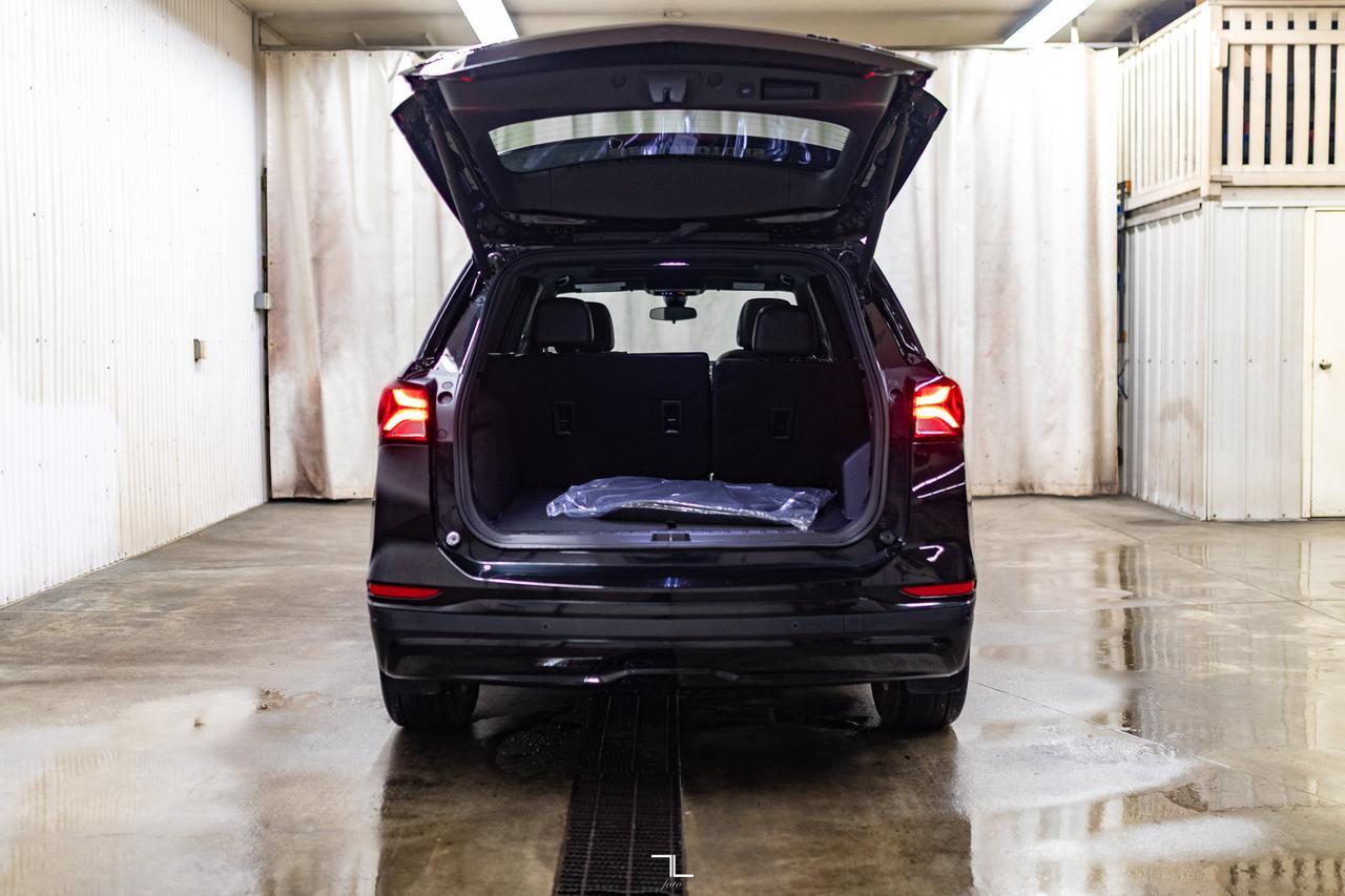 2024 Chevrolet Equinox AWD RS Roof PSeat BCam Red Deer AB