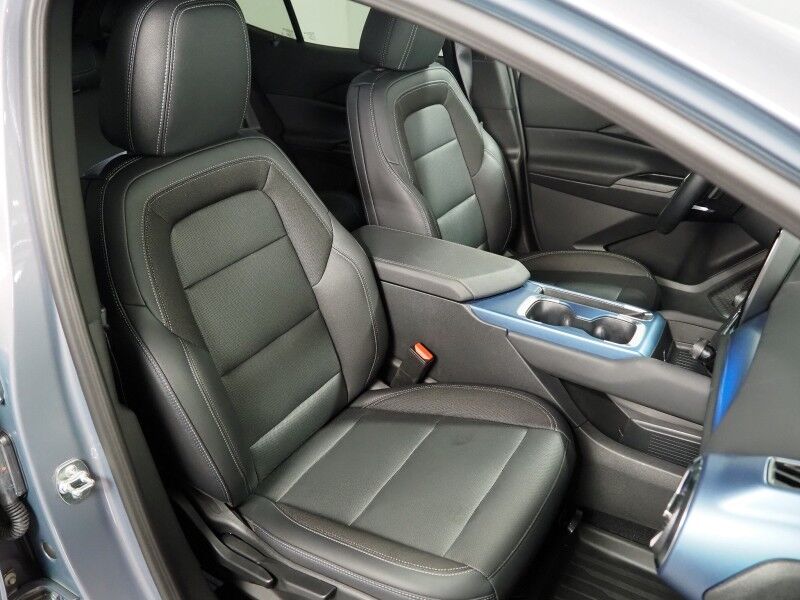 2024 Chevrolet Equinox EV 2LT *NAVIGATION, ADAPTIVE CRUISE, SAFETY ALERTS, COLOR TOUCHSCREEN, 360 VIEW CAMERAS, HEATED SEATS/STEERING, REMOTE START, POWER LIFTGATE, 19 INCH WHEELS