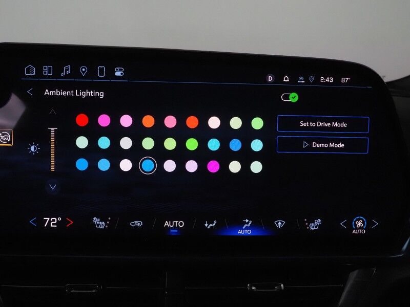 2024 Chevrolet Equinox EV 2LT *NAVIGATION, ADAPTIVE CRUISE, SAFETY ALERTS, COLOR TOUCHSCREEN, 360 VIEW CAMERAS, HEATED SEATS/STEERING, REMOTE START, POWER LIFTGATE, 19 INCH WHEELS Round Rock TX