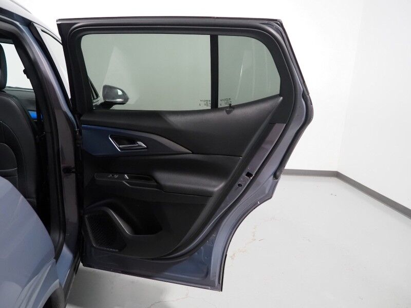 2024 Chevrolet Equinox EV 2LT *NAVIGATION, ADAPTIVE CRUISE, SAFETY ALERTS, COLOR TOUCHSCREEN, 360 VIEW CAMERAS, HEATED SEATS/STEERING, REMOTE START, POWER LIFTGATE, 19 INCH WHEELS Round Rock TX