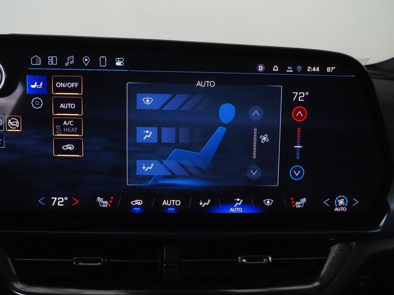 2024 Chevrolet Equinox EV 2LT *NAVIGATION, ADAPTIVE CRUISE, SAFETY ALERTS, COLOR TOUCHSCREEN, 360 VIEW CAMERAS, HEATED SEATS/STEERING, REMOTE START, POWER LIFTGATE, 19 INCH WHEELS Round Rock TX