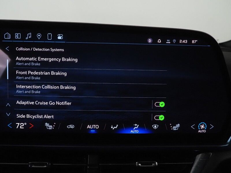 2024 Chevrolet Equinox EV 2LT *NAVIGATION, ADAPTIVE CRUISE, SAFETY ALERTS, COLOR TOUCHSCREEN, 360 VIEW CAMERAS, HEATED SEATS/STEERING, REMOTE START, POWER LIFTGATE, 19 INCH WHEELS Round Rock TX