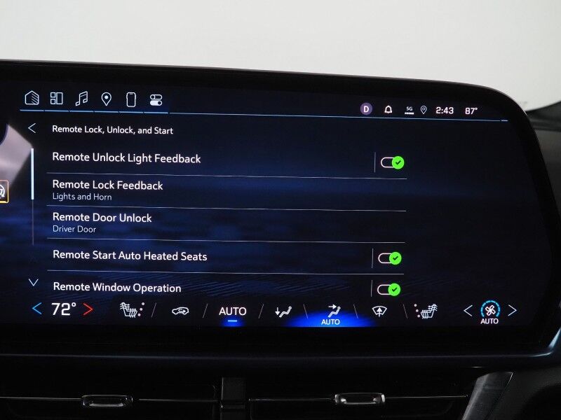 2024 Chevrolet Equinox EV 2LT *NAVIGATION, ADAPTIVE CRUISE, SAFETY ALERTS, COLOR TOUCHSCREEN, 360 VIEW CAMERAS, HEATED SEATS/STEERING, REMOTE START, POWER LIFTGATE, 19 INCH WHEELS Round Rock TX