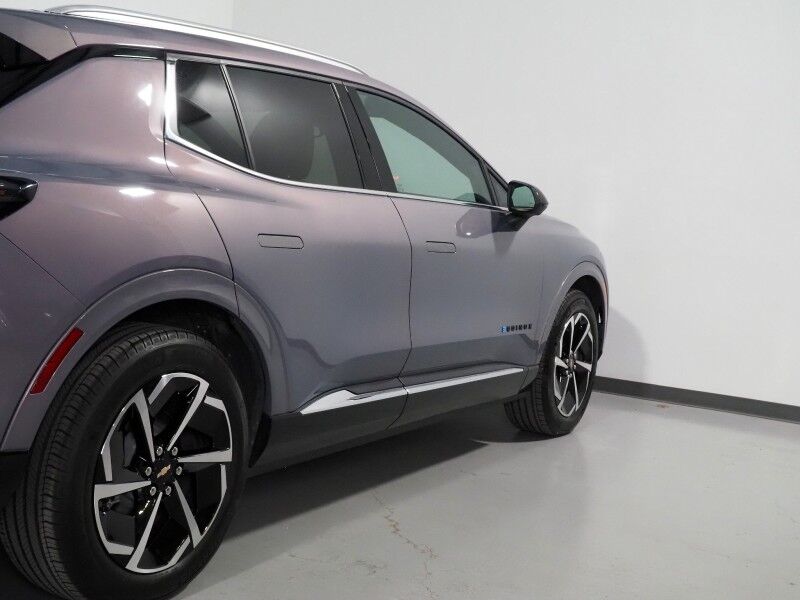 2024 Chevrolet Equinox EV 2LT *NAVIGATION, ADAPTIVE CRUISE, SAFETY ALERTS, COLOR TOUCHSCREEN, 360 VIEW CAMERAS, HEATED SEATS/STEERING, REMOTE START, POWER LIFTGATE, 19 INCH WHEELS Round Rock TX