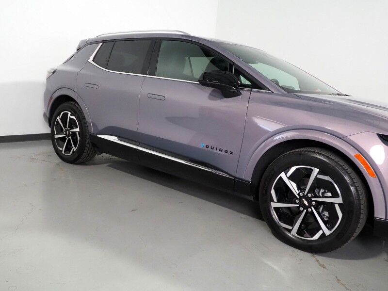 2024 Chevrolet Equinox EV 2LT *NAVIGATION, ADAPTIVE CRUISE, SAFETY ALERTS, COLOR TOUCHSCREEN, 360 VIEW CAMERAS, HEATED SEATS/STEERING, REMOTE START, POWER LIFTGATE, 19 INCH WHEELS Round Rock TX